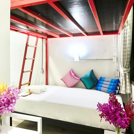Red Door Heritage Hotel Bangkok Exterior photo