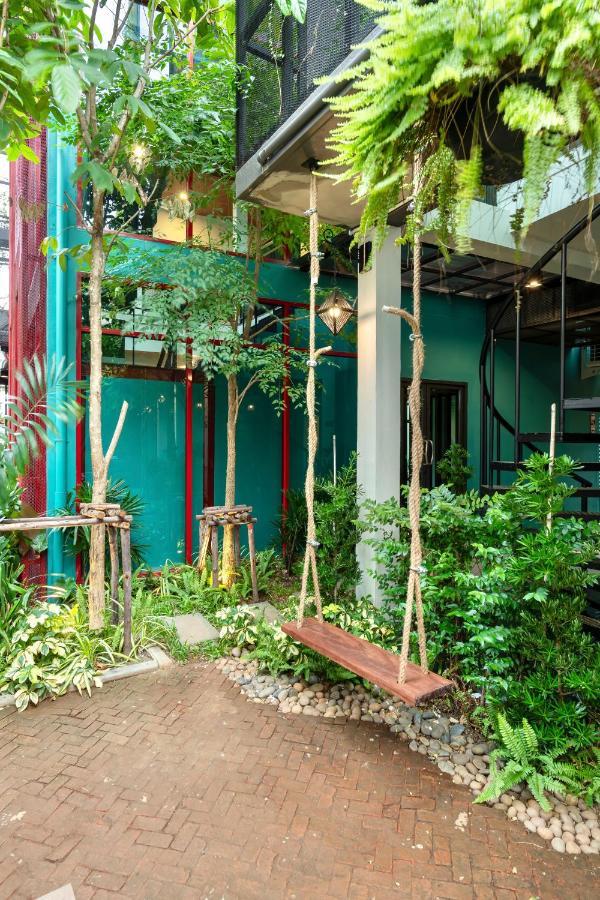 Red Door Heritage Hotel Bangkok Exterior photo